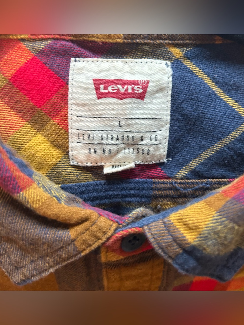 Levi’s button down - Picture 4 of 5
